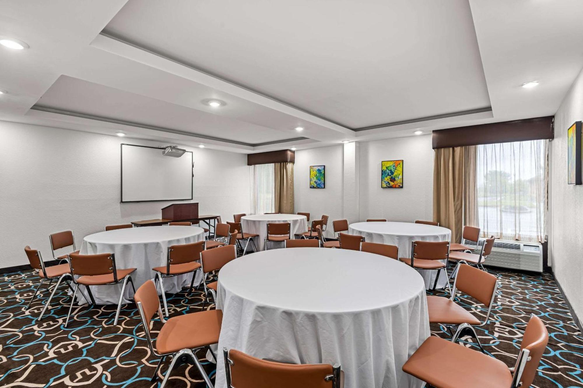 Hotel Concord Syracuse, Ascend Hotel Collection East Syracuse Εξωτερικό φωτογραφία